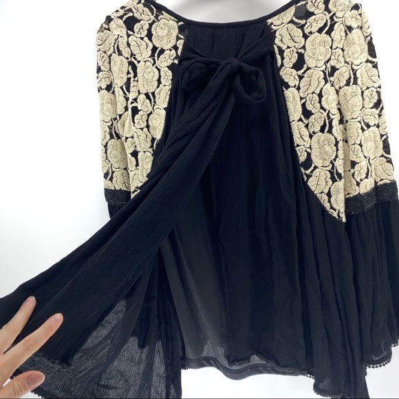 Altar’d state black cream floral blouse - Picture 4 of 7